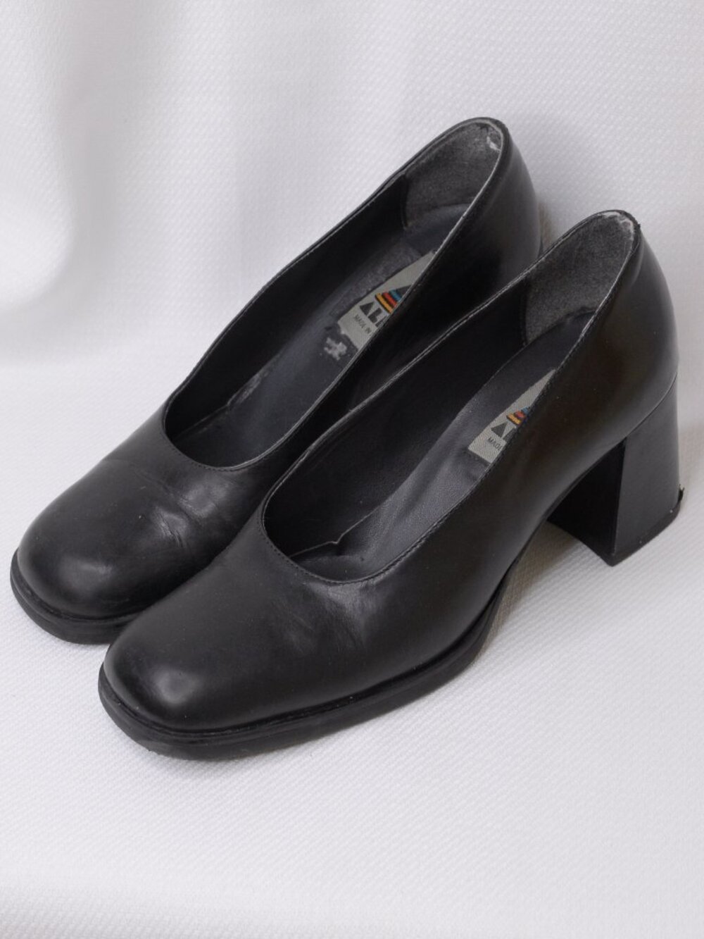 Vintage 90s Aldo Black Leather Chunky Heels Sz 8 - Picture 2 of 7